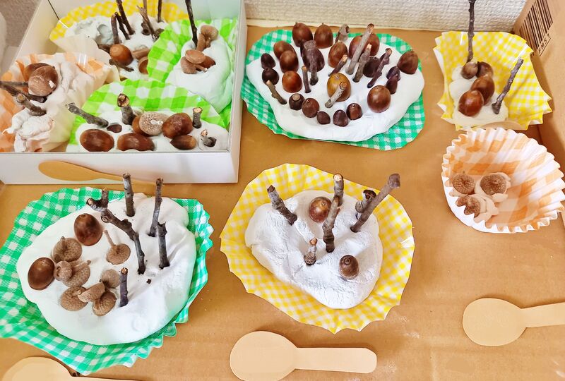 園児の作品(どんぐりケーキ)